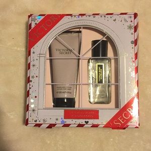 Victoria's secret "scandalous set"